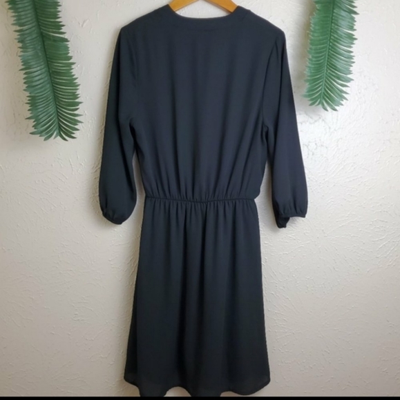 Everly satin v-neck balloon sleeve shift lbd dress - Picture 3 of 7